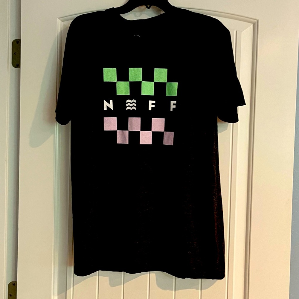 NWOT Neff Tee (L)